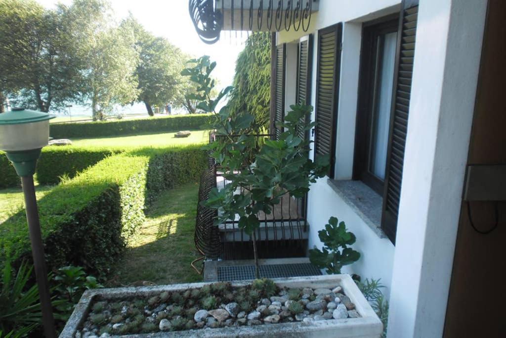 Favoloso Appartamento Fronte Lago, Gera Lario Exterior photo